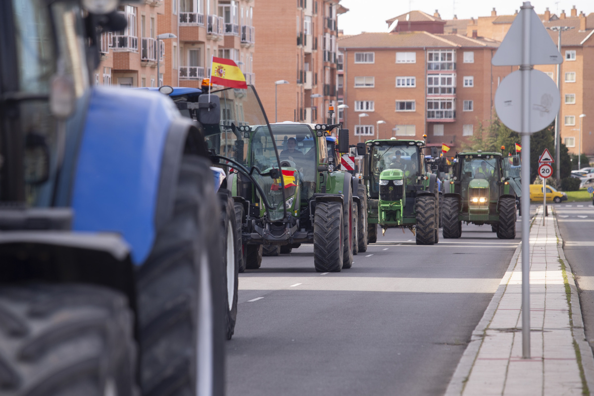 Tractorada por la capital.  / ISABEL GARCÍA