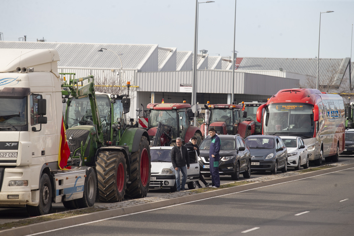 Tractorada por la capital.  / ISABEL GARCÍA