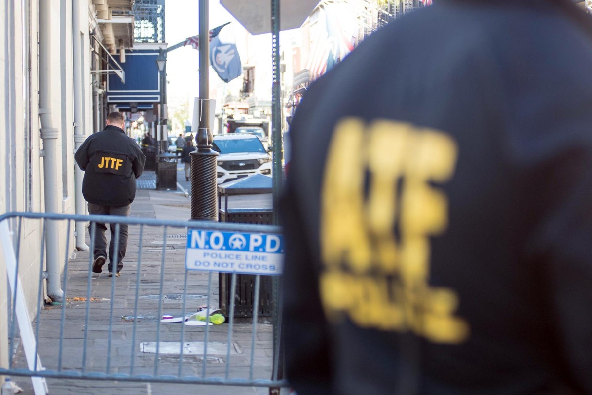 Aftermath of a car ramming into crowd in New Orleans  / SHAWN FINK