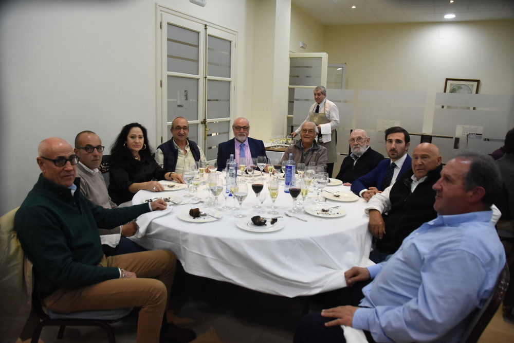 Gala taurina llena de jóvenes promesas y glorias afianzadas