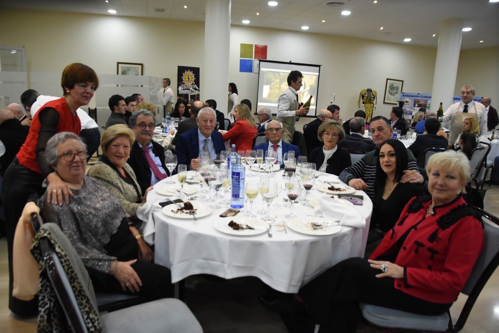 Gala taurina llena de jóvenes promesas y glorias afianzadas