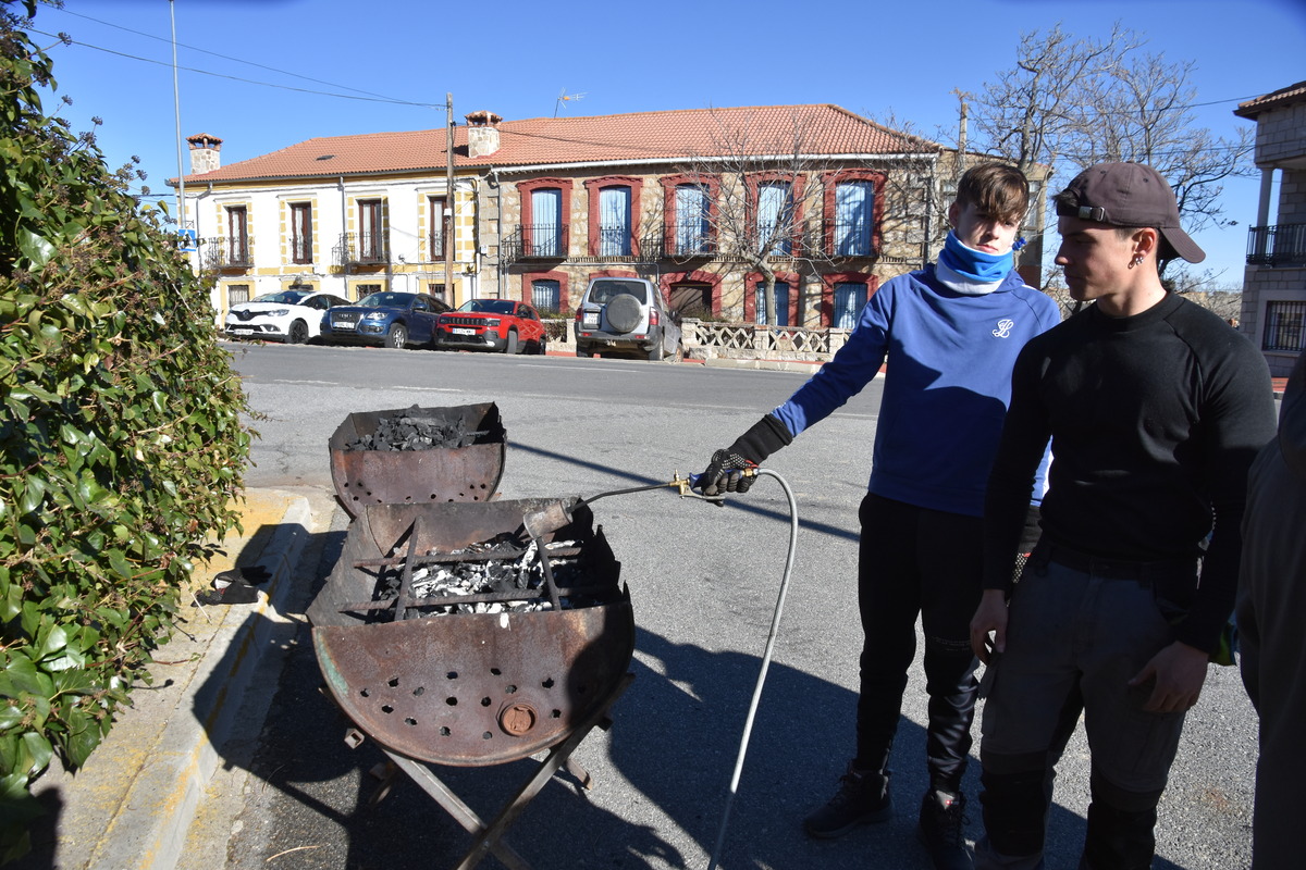 Diferentes instantes de la celebración X Matanza Tradicional de Martiherrero  / GONZALO GONZÁLEZ DE VEGA