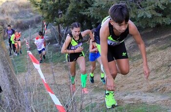 Javier García y Hugo Frontera dominan el trail regional