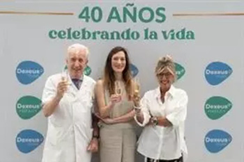 La primera bebé por in vitro en España cumple 40 años