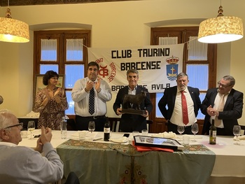 Homenaje en El Barco al ganadero Victorino Martín