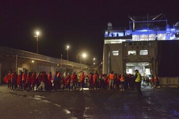 Más de 1.000 migrantes llegan a Canarias en las últimas horas