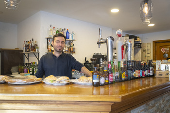 Tapas constantes con grandes vistas a San Antonio