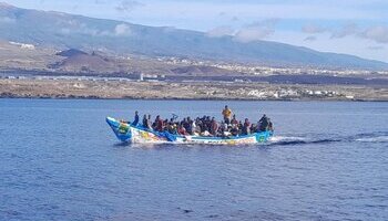 Llega a Tenerife una nueva patera con una treinta personas