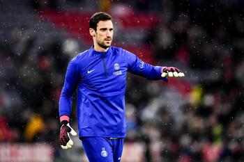 Retiran la sedación a Sergio Rico al evolucionar favorablemente