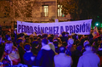 Nueva manifestación contra la amnistía frente a Ferraz