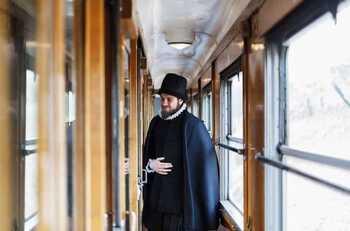 El tren Felipe II llega por primera vez a la estación de Ávila