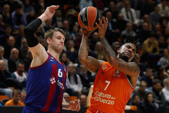 Ricky Rubio guía al Barça en La Fonteta