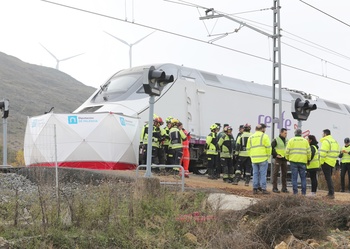 Dos fallecidos tras ser arrollado un turismo por un Alvia