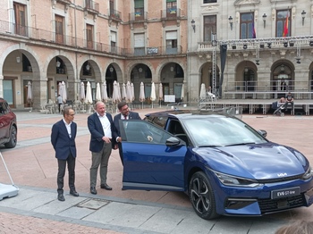 El Ayuntamiento cuenta con un nuevo coche eléctrico