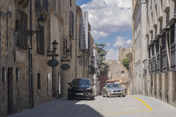 La calle El Tostado vuelve a abrirse al tráfico