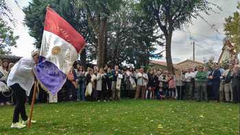 Niharra ofrece el baile de la bandera a la Virgen de Sonsoles