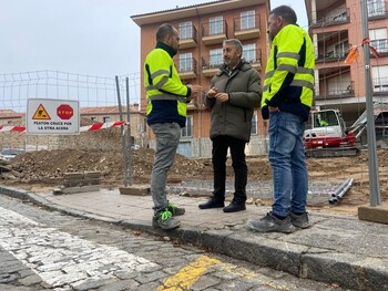 Comienza el plan Aceras 2024 en la plaza del Rollo