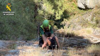 Rescatada una senderista enriscada en Pico Arbillas (Guisando)