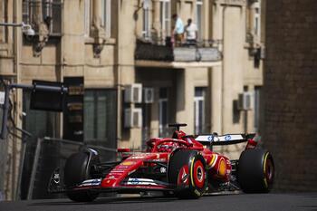 Leclerc vuelve a llevarse la pole en Bakú