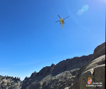 Rescatados dos montañeros enriscados en el pico Almanzor