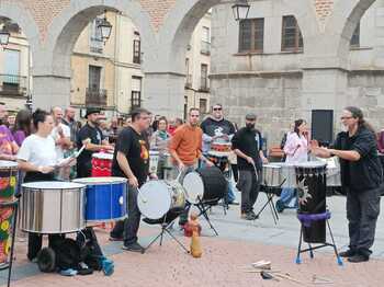 Ávila se mueve al ritmo de la mejor percusión