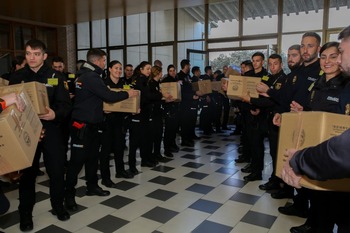 La Escuela de Policía aporta 1.900 kilos al Banco de Alimentos