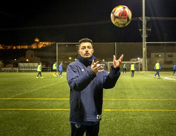 «Una temporada da para enseñar más que fútbol»