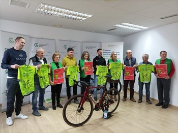 La marea verde contra el cáncer se mueve en bici