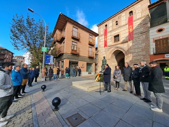 Campanas y laureles para la Reina Isabel