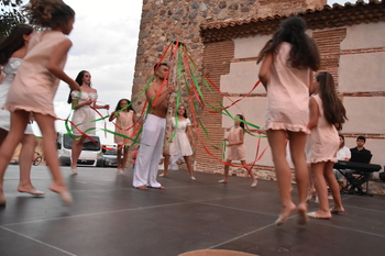 Las Berlanas recuerda su resurgir con danza y música