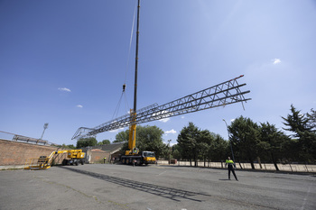 El Adolfo Suárez recupera 'su' torreta de luz