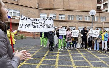 Concentración de trabajadores de la residencia de mayores