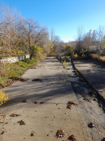 El abandono de las riberas del río Chico