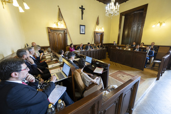 Pleno express en el Ayuntamiento de Ávila