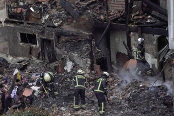 Tres muertos al explotar una vivienda en Santander