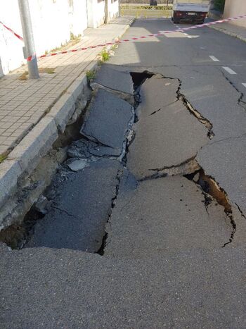 El hundimiento en la calle Castillo de la Mota va a más