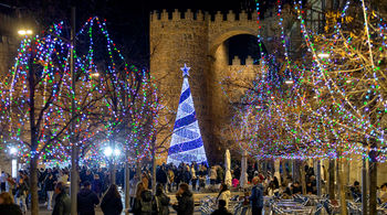El Ayuntamiento licita la iluminación navideña para este año
