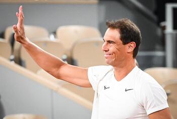 Nadal recibe una calurosa bienvenida en París