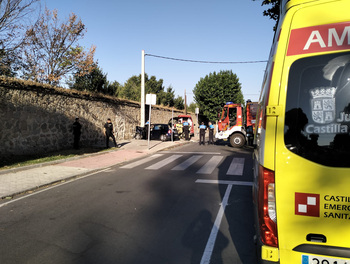 Herida tras chocar su coche contra el muro de Santo Tomás