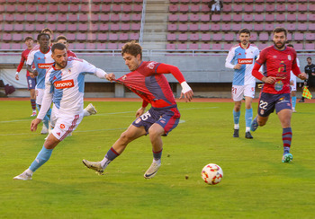 El Real Ávila agarra un buen punto en Compostela