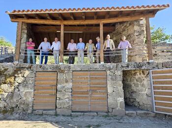 Villafranca de la Sierra restaura su plaza de toros histórica