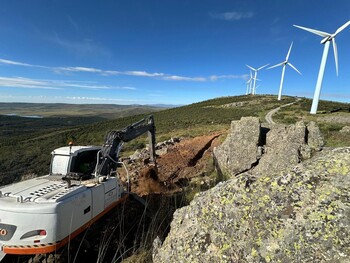 El parque eólico de Aldeavieja quedará en 4 aerogeneradores