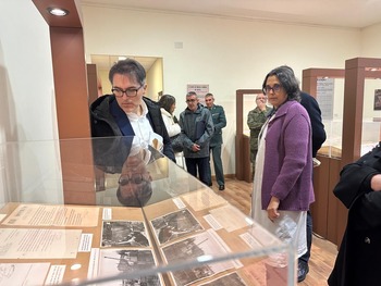 El subdelegado del Gobierno visita el Archivo General Militar