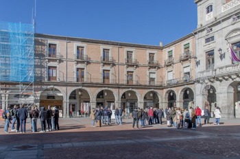 Trabajadores de Vicolozano reclaman un autobús al polígono